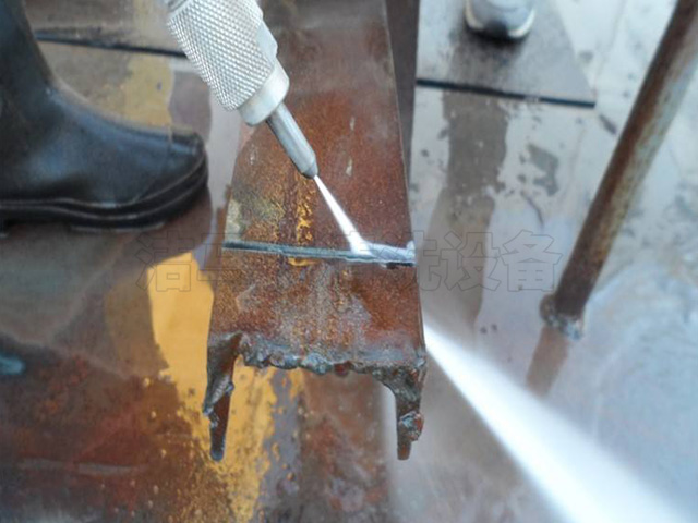 高压清洗机除锈使用现场