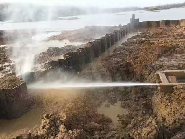 钢板桩水刀引孔案例