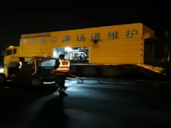 "机场跑道除胶机洁马特设备的技术革新与应用价值"