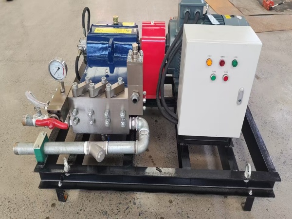 "高压清洗泵选购指南：厂家、价格、配件与定制服务全解析"